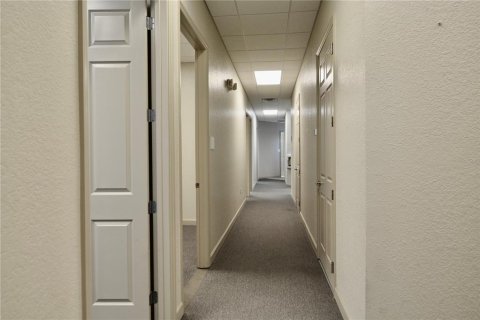 Propiedad comercial en alquiler en Port Charlotte, Florida, 5658.58 m2 № 1147905 - foto 9