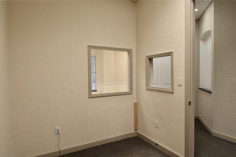 Propiedad comercial en alquiler en Port Charlotte, Florida, 5658.58 m2 № 1147905 - foto 6