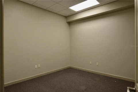 Propiedad comercial en alquiler en Port Charlotte, Florida, 5658.58 m2 № 1147905 - foto 13