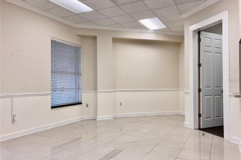 Propiedad comercial en alquiler en Port Charlotte, Florida, 5658.58 m2 № 1147905 - foto 2