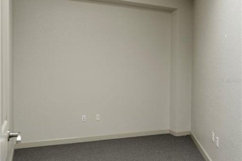 Propiedad comercial en alquiler en Port Charlotte, Florida, 5658.58 m2 № 1147905 - foto 15