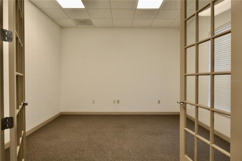 Propiedad comercial en alquiler en Port Charlotte, Florida, 5658.58 m2 № 1147905 - foto 22