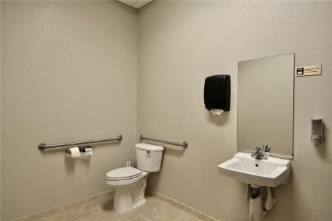 Propiedad comercial en alquiler en Port Charlotte, Florida, 5658.58 m2 № 1147905 - foto 12