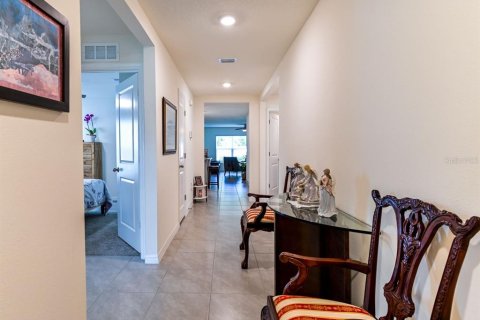 House in Ruskin, Florida 4 bedrooms, 169.83 sq.m. № 2403719 - photo 3