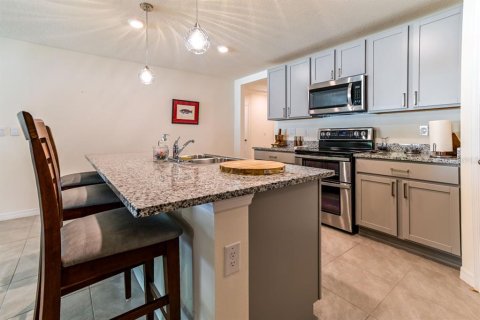 House in Ruskin, Florida 4 bedrooms, 169.83 sq.m. № 2403719 - photo 13