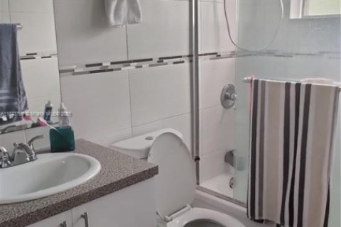 Copropriété à louer à Lauderdale Lakes, Floride: 2 chambres, 94.85 m2 № 1934717 - photo 5