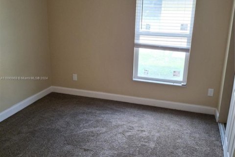 Casa en venta en St. Lucie, Florida, 5 dormitorios, 176.51 m2 № 1811123 - foto 5
