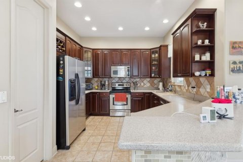 Casa en venta en Orlando, Florida, 4 dormitorios, 263.01 m2 № 1543815 - foto 12