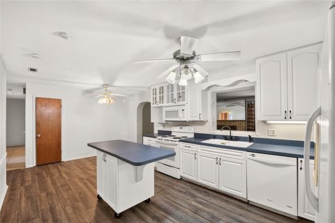 House in Gainesville, Florida 3 bedrooms, 163.88 sq.m. № 2377844 - photo 16