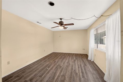 House in Gainesville, Florida 3 bedrooms, 163.88 sq.m. № 2377844 - photo 8
