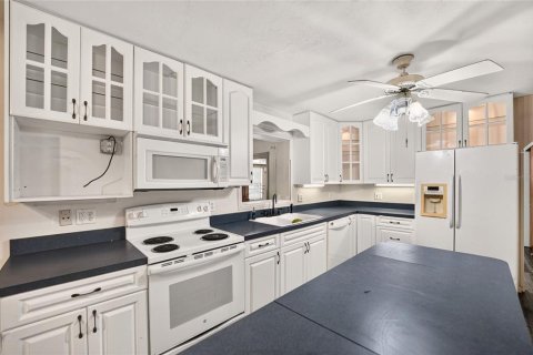 House in Gainesville, Florida 3 bedrooms, 163.88 sq.m. № 2377844 - photo 15
