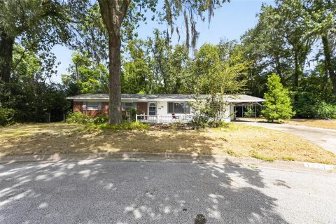 House in Gainesville, Florida 3 bedrooms, 163.88 sq.m. № 2377844 - photo 2
