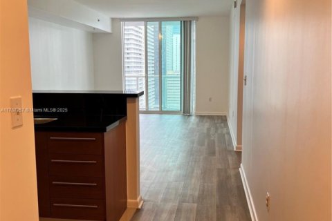 Condo in Miami, Florida, 2 bedrooms № 1936721 - photo 3