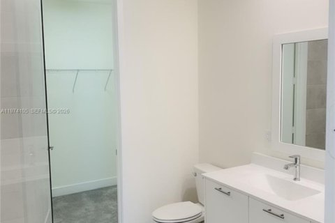 Condo in Doral, Florida, 3 bedrooms in LANDMARK  № 2036382 - photo 9