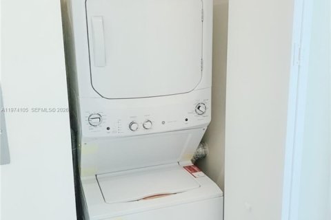 Condo in Doral, Florida, 3 bedrooms in LANDMARK  № 2036382 - photo 6