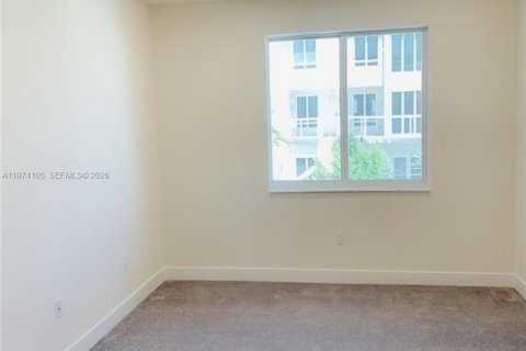 Condo in Doral, Florida, 3 bedrooms in LANDMARK  № 2036382 - photo 4