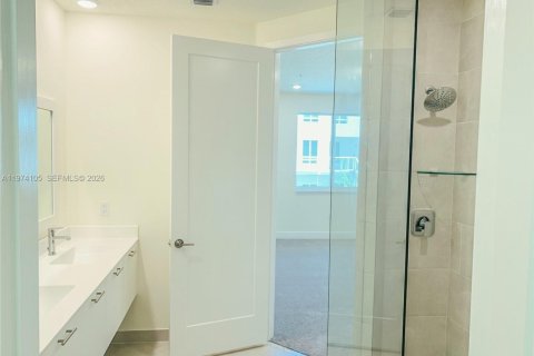 Condo in Doral, Florida, 3 bedrooms in LANDMARK  № 2036382 - photo 5