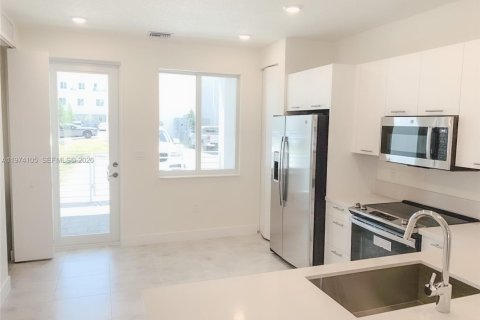 Condo in Doral, Florida, 3 bedrooms in LANDMARK № 2036382