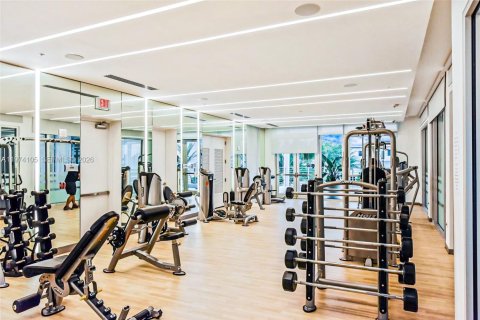 Condo in Doral, Florida, 3 bedrooms in LANDMARK  № 2036382 - photo 17