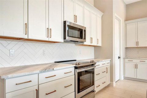 Villa ou maison à vendre à DeLand, Floride: 4 chambres, 197.79 m2 № 1904901 - photo 3