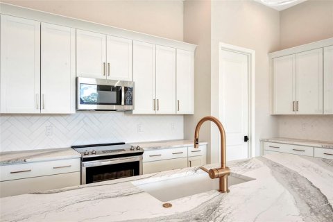 Villa ou maison à vendre à DeLand, Floride: 4 chambres, 197.79 m2 № 1904901 - photo 6