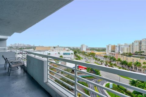 Купить кондоминиум в Форт-Лодердейл, Флорида 1 спальня, 51.47м2, № 2083041 - фото 23