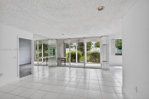 Copropriété à vendre à Lake Worth, Floride: 3 chambres, 108.42 m2 № 2084441 - photo 21