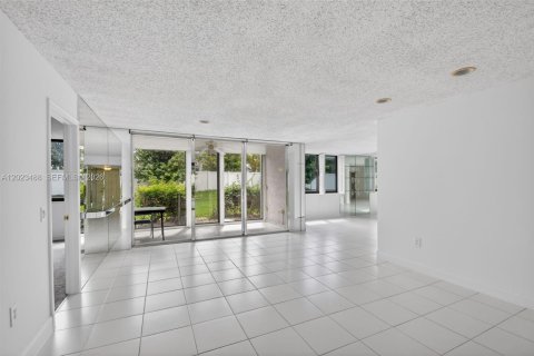 Copropriété à vendre à Lake Worth, Floride: 3 chambres, 108.42 m2 № 2084441 - photo 19
