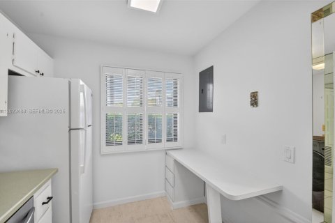 Copropriété à vendre à Lake Worth, Floride: 3 chambres, 108.42 m2 № 2084441 - photo 13