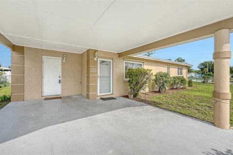 Villa ou maison à vendre à Sarasota, Floride: 4 chambres, 104.05 m2 № 2284405 - photo 4
