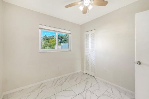 Villa ou maison à vendre à Sarasota, Floride: 4 chambres, 104.05 m2 № 2284405 - photo 17