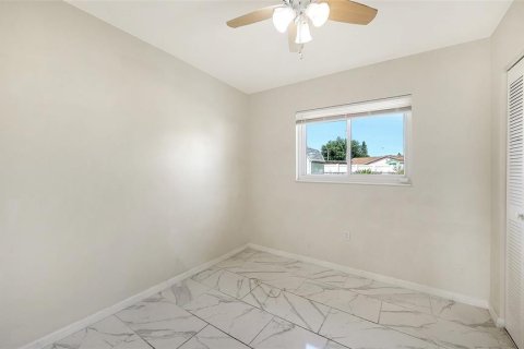 Villa ou maison à vendre à Sarasota, Floride: 4 chambres, 104.05 m2 № 2284405 - photo 16