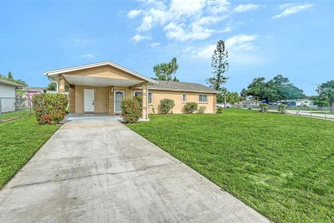 Villa ou maison à Sarasota, Floride 4 chambres, 104.05 m2 № 2284405