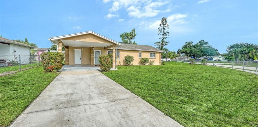 Villa ou maison à Sarasota, Floride 4 chambres, 104.05 m2 № 2284405