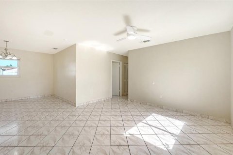 Villa ou maison à vendre à Sarasota, Floride: 4 chambres, 104.05 m2 № 2284405 - photo 6