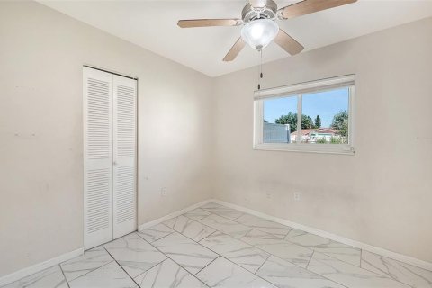 Villa ou maison à vendre à Sarasota, Floride: 4 chambres, 104.05 m2 № 2284405 - photo 21