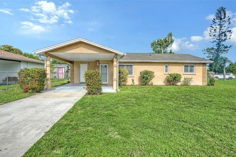 Villa ou maison à vendre à Sarasota, Floride: 4 chambres, 104.05 m2 № 2284405 - photo 2