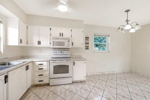 Villa ou maison à vendre à Sarasota, Floride: 4 chambres, 104.05 m2 № 2284405 - photo 13