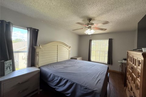 Casa en venta en Deltona, Florida, 4 dormitorios, 184.5 m2 № 1904589 - foto 15