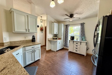Casa en venta en Deltona, Florida, 4 dormitorios, 184.5 m2 № 1904589 - foto 4