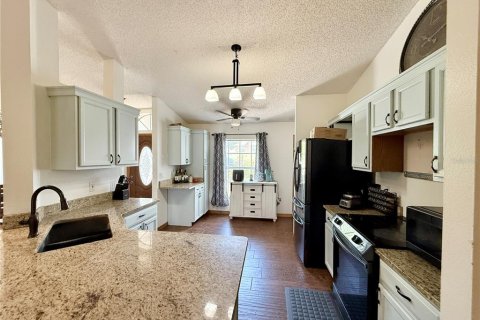 Casa en venta en Deltona, Florida, 4 dormitorios, 184.5 m2 № 1904589 - foto 2
