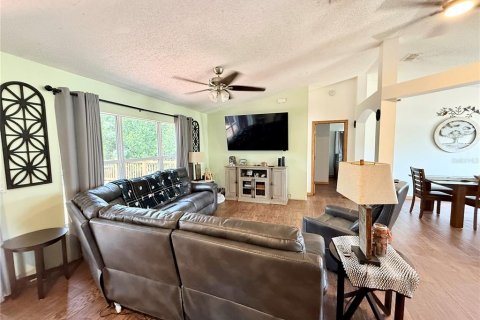 Casa en venta en Deltona, Florida, 4 dormitorios, 184.5 m2 № 1904589 - foto 10