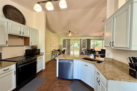 Casa en venta en Deltona, Florida, 4 dormitorios, 184.5 m2 № 1904589 - foto 5