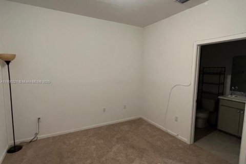 Townhouse in Florida City, Florida 2 bedrooms, 112.23 sq.m. № 1952178 - photo 13