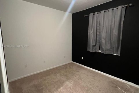 Townhouse in Florida City, Florida 2 bedrooms, 112.23 sq.m. № 1952178 - photo 14