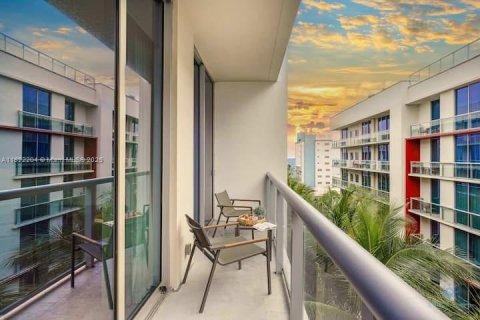 Copropriété à vendre à Hollywood, Floride: 2 chambres, 78.32 m2 № 2194178 - photo 24