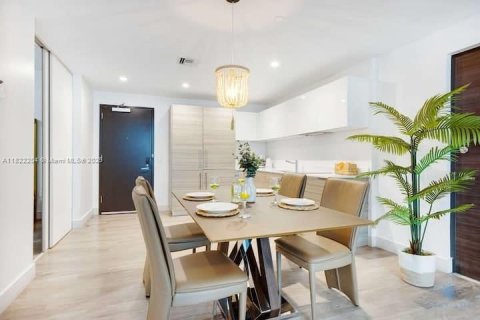 Copropriété à vendre à Hollywood, Floride: 2 chambres, 78.32 m2 № 2194178 - photo 3