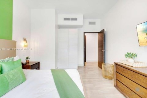 Copropriété à vendre à Hollywood, Floride: 2 chambres, 78.32 m2 № 2194178 - photo 13