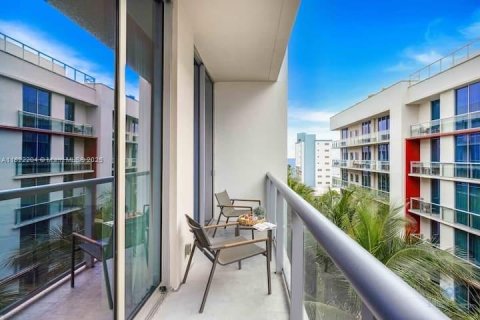 Copropriété à vendre à Hollywood, Floride: 2 chambres, 78.32 m2 № 2194178 - photo 23