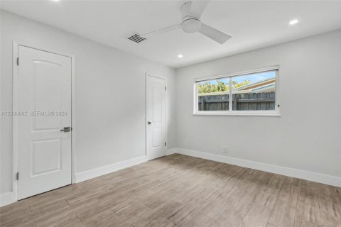 House in Fort Lauderdale, Florida 3 bedrooms, 123.56 sq.m. № 2077418 - photo 17